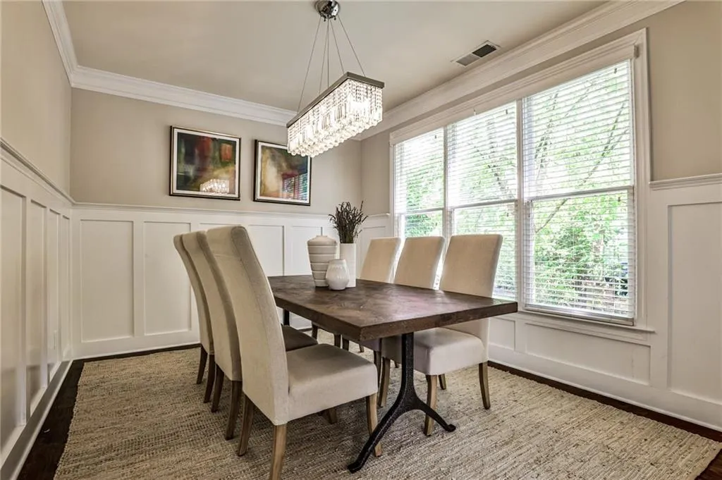 2204 Parkview Run Nw, Atlanta, Georgia 30318, 3 Bedrooms Bedrooms, ,2 BathroomsBathrooms,Residential,For Sale,2204 Parkview Run Nw,7638328