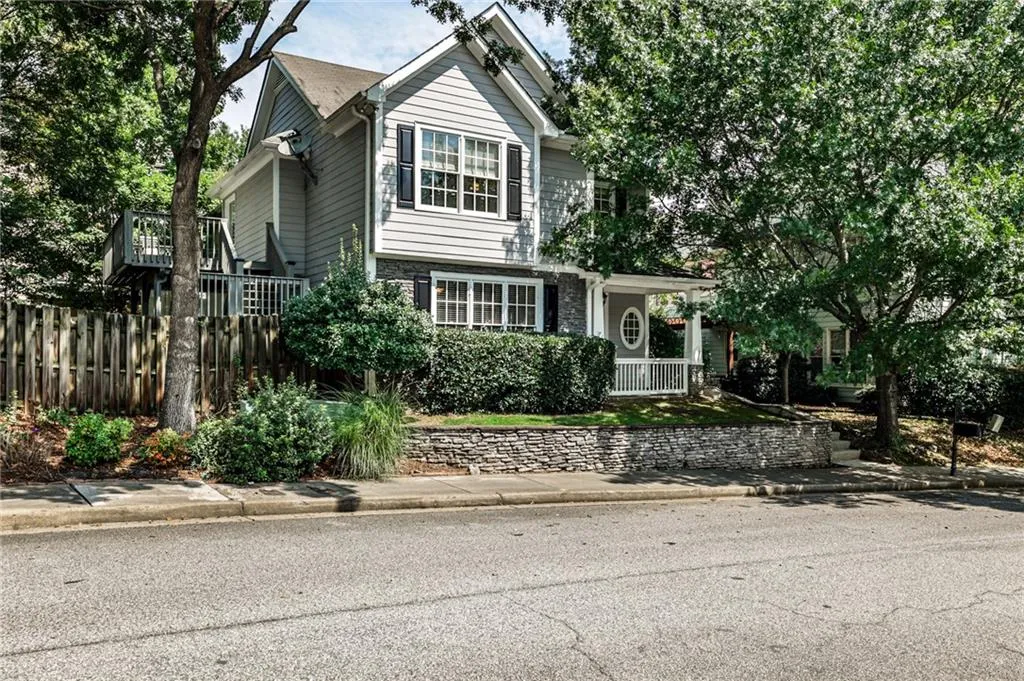 2204 Parkview Run Nw, Atlanta, Georgia 30318, 3 Bedrooms Bedrooms, ,2 BathroomsBathrooms,Residential,For Sale,2204 Parkview Run Nw,7638328