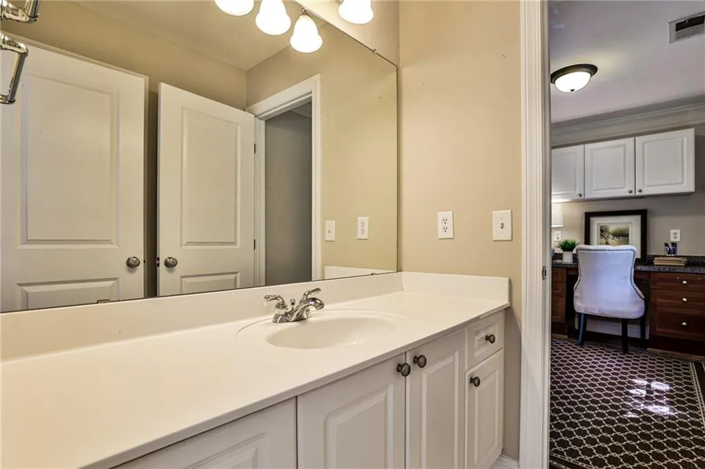 2204 Parkview Run Nw, Atlanta, Georgia 30318, 3 Bedrooms Bedrooms, ,2 BathroomsBathrooms,Residential,For Sale,2204 Parkview Run Nw,7638328