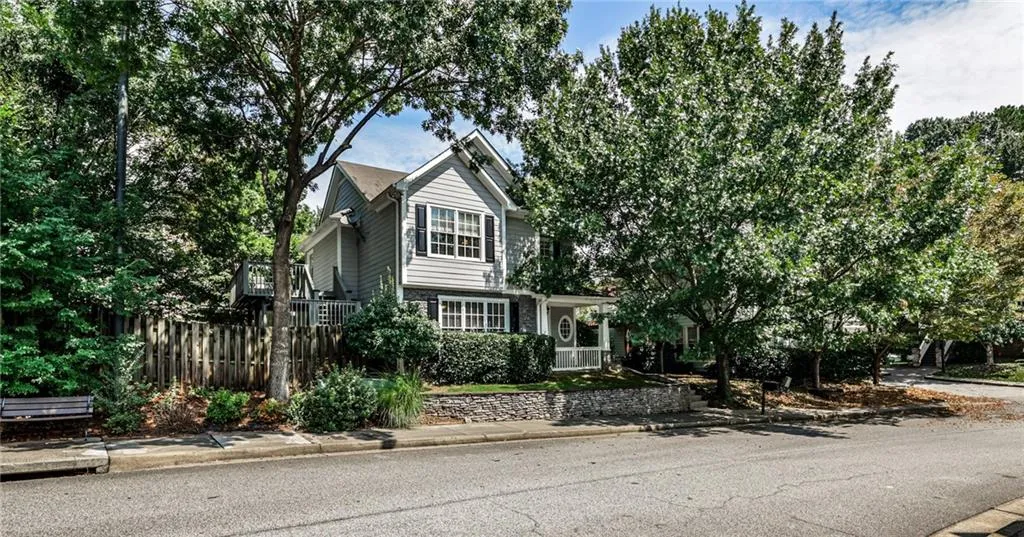 2204 Parkview Run Nw, Atlanta, Georgia 30318, 3 Bedrooms Bedrooms, ,2 BathroomsBathrooms,Residential,For Sale,2204 Parkview Run Nw,7638328