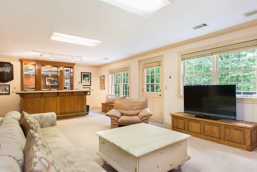 335 Quiet Water Lane, Sandy Springs, Georgia 30350, 5 Bedrooms Bedrooms, ,4 BathroomsBathrooms,Residential,Sold,335 Quiet Water Lane,5691087