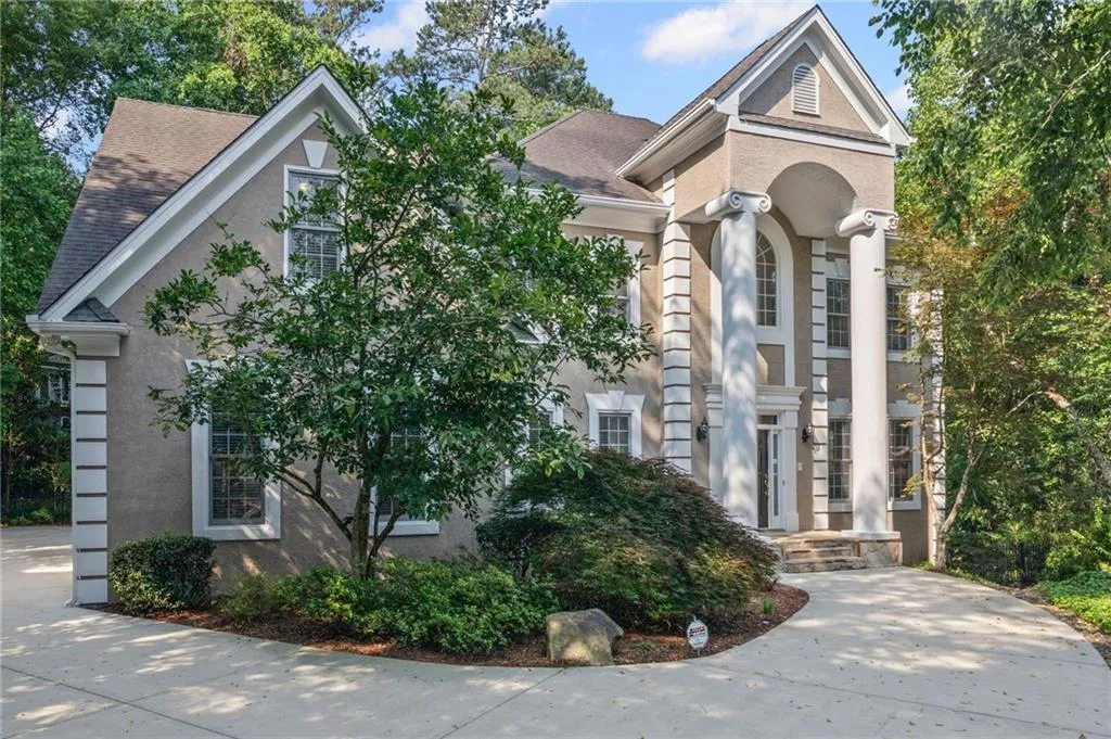 310 Ivy Brooke Court, Atlanta, Georgia 30342, 5 Bedrooms Bedrooms, ,4 BathroomsBathrooms,Residential,Sold,310 Ivy Brooke Court,7587101