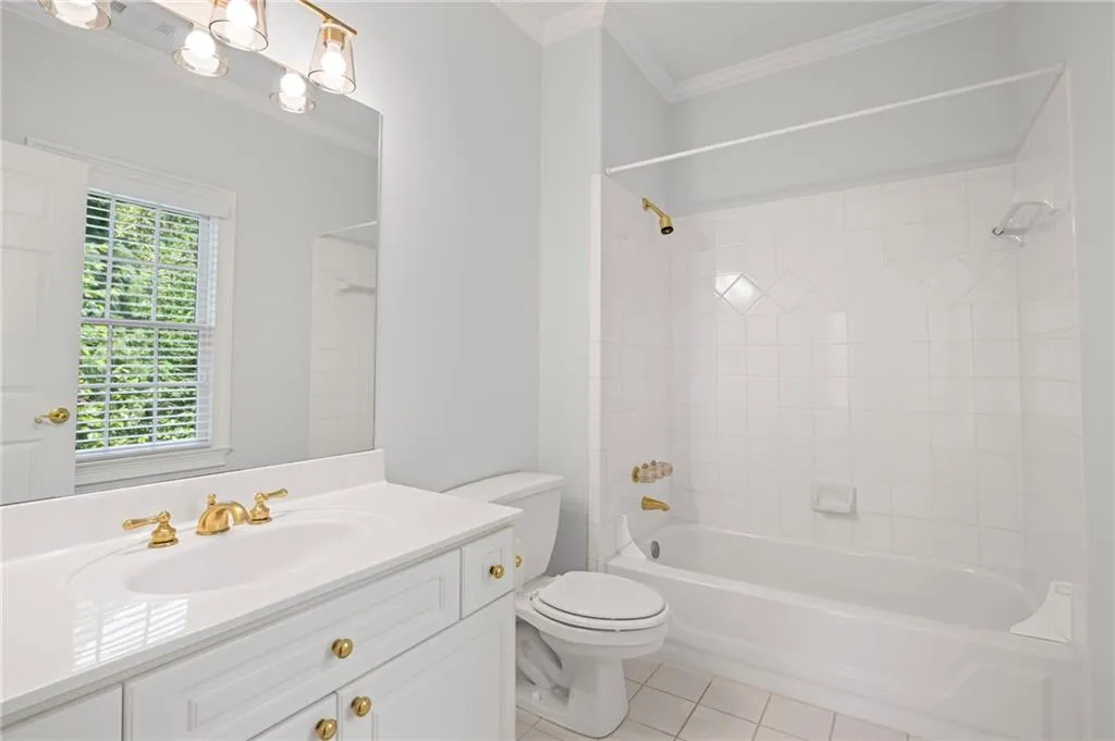 310 Ivy Brooke Court, Atlanta, Georgia 30342, 5 Bedrooms Bedrooms, ,4 BathroomsBathrooms,Residential,Sold,310 Ivy Brooke Court,7587101