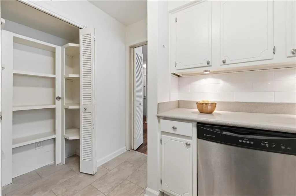 73 Montre Square, Atlanta, Georgia 30327, 2 Bedrooms Bedrooms, ,2 BathroomsBathrooms,Residential,For Sale,73 Montre Square,7675748