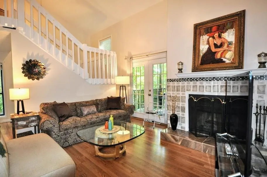 504 River Run Drive, Sandy Springs, Georgia 30350, 2 Bedrooms Bedrooms, ,1 BathroomBathrooms,Residential,Sold,504 River Run Drive,6902505