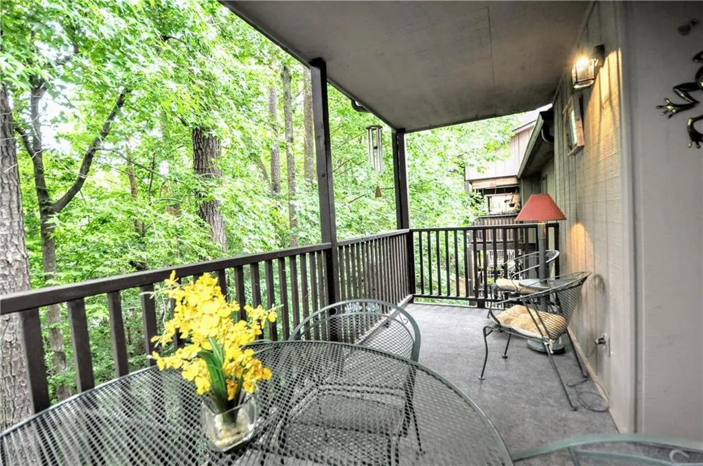 504 River Run Drive, Sandy Springs, Georgia 30350, 2 Bedrooms Bedrooms, ,1 BathroomBathrooms,Residential,Sold,504 River Run Drive,6902505