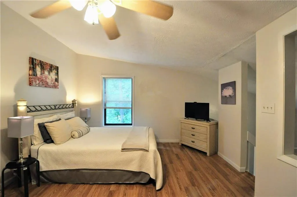 504 River Run Drive, Sandy Springs, Georgia 30350, 2 Bedrooms Bedrooms, ,1 BathroomBathrooms,Residential,Sold,504 River Run Drive,6902505