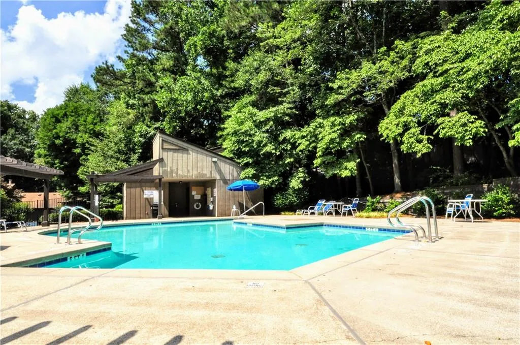 504 River Run Drive, Sandy Springs, Georgia 30350, 2 Bedrooms Bedrooms, ,1 BathroomBathrooms,Residential,Sold,504 River Run Drive,6902505