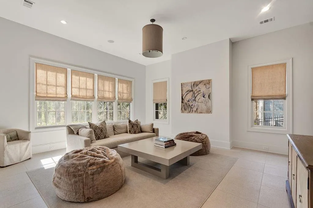 65 N Devereaux Court Nw, Atlanta, Georgia 30327, 6 Bedrooms Bedrooms, ,6 BathroomsBathrooms,Residential,Sold,65 N Devereaux Court Nw,7030837