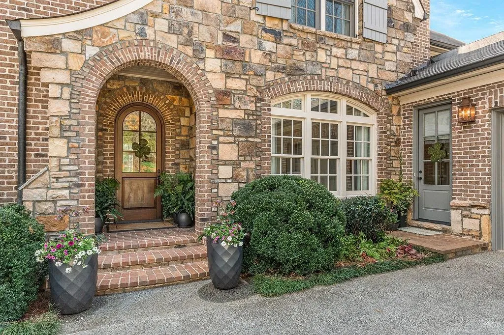 65 N Devereaux Court Nw, Atlanta, Georgia 30327, 6 Bedrooms Bedrooms, ,6 BathroomsBathrooms,Residential,Sold,65 N Devereaux Court Nw,7030837