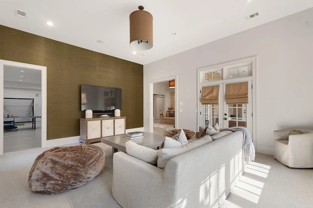 65 N Devereaux Court Nw, Atlanta, Georgia 30327, 6 Bedrooms Bedrooms, ,6 BathroomsBathrooms,Residential,Sold,65 N Devereaux Court Nw,7030837