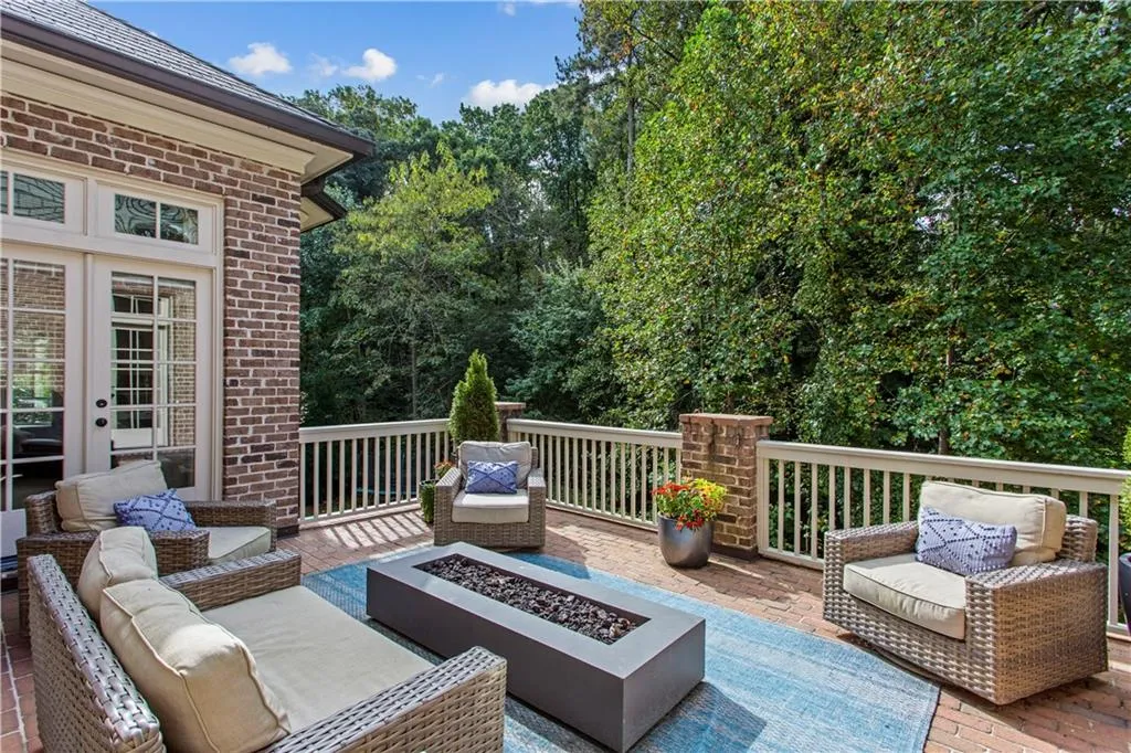 65 N Devereaux Court Nw, Atlanta, Georgia 30327, 6 Bedrooms Bedrooms, ,6 BathroomsBathrooms,Residential,Sold,65 N Devereaux Court Nw,7030837