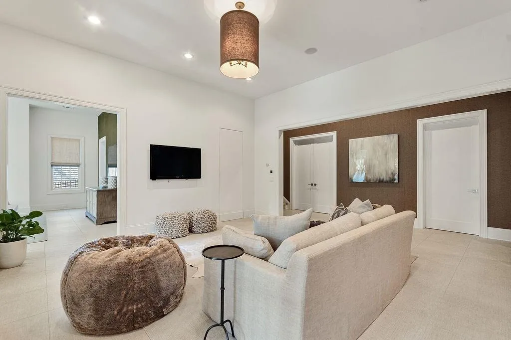 65 N Devereaux Court Nw, Atlanta, Georgia 30327, 6 Bedrooms Bedrooms, ,6 BathroomsBathrooms,Residential,Sold,65 N Devereaux Court Nw,7030837