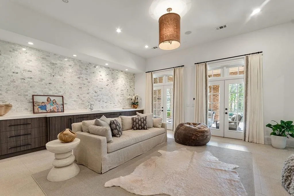 65 N Devereaux Court Nw, Atlanta, Georgia 30327, 6 Bedrooms Bedrooms, ,6 BathroomsBathrooms,Residential,Sold,65 N Devereaux Court Nw,7030837