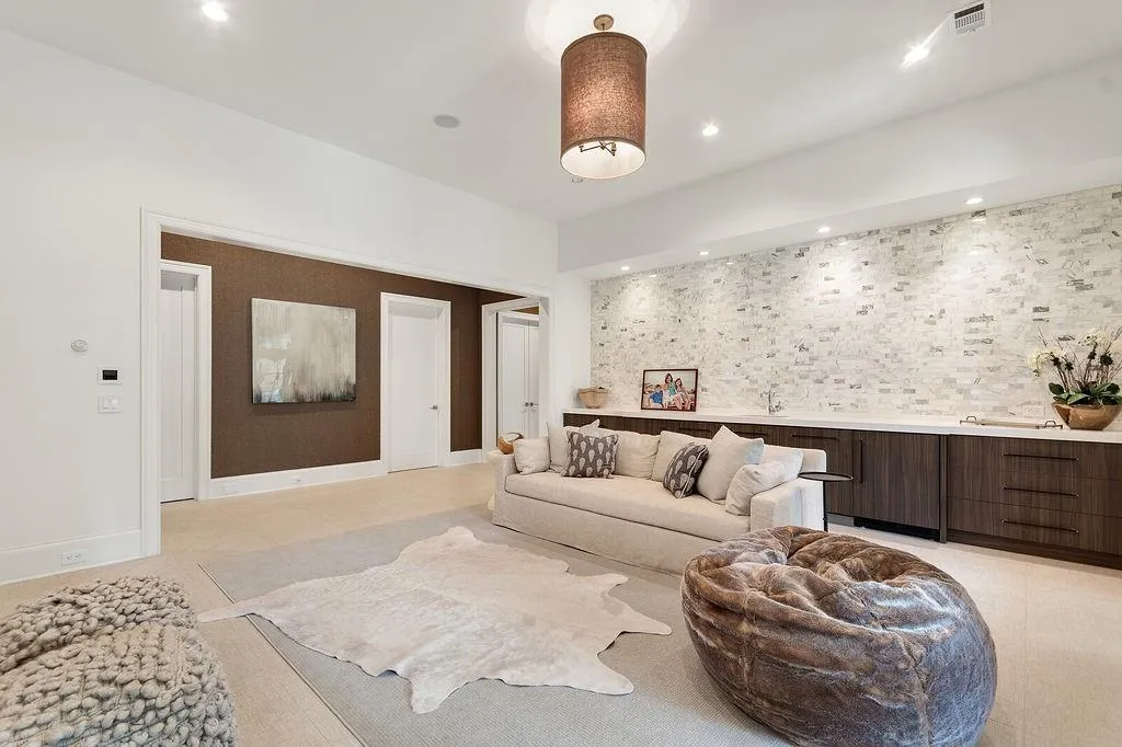 65 N Devereaux Court Nw, Atlanta, Georgia 30327, 6 Bedrooms Bedrooms, ,6 BathroomsBathrooms,Residential,Sold,65 N Devereaux Court Nw,7030837