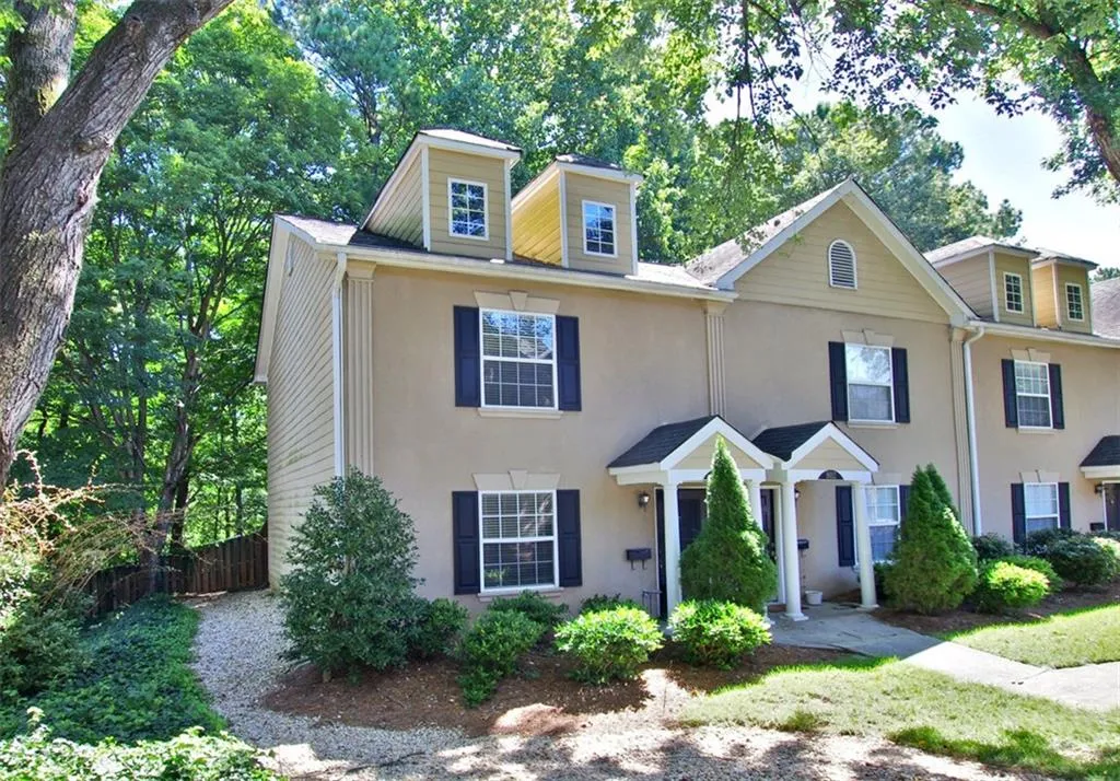 801 Brighton Point, Sandy Springs, Georgia 30328, 2 Bedrooms Bedrooms, ,2 BathroomsBathrooms,Residential,Sold,801 Brighton Point,5906723