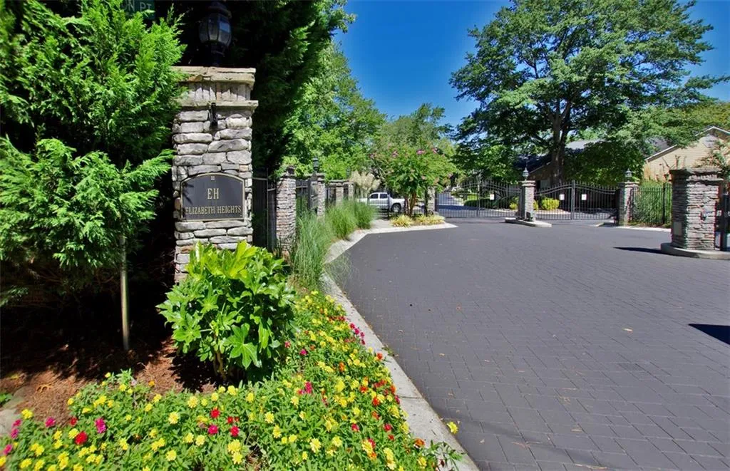 801 Brighton Point, Sandy Springs, Georgia 30328, 2 Bedrooms Bedrooms, ,2 BathroomsBathrooms,Residential,Sold,801 Brighton Point,5906723