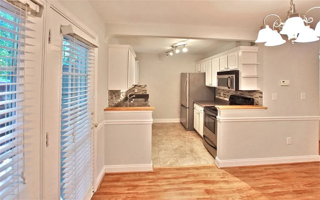 801 Brighton Point, Sandy Springs, Georgia 30328, 2 Bedrooms Bedrooms, ,2 BathroomsBathrooms,Residential,Sold,801 Brighton Point,5906723