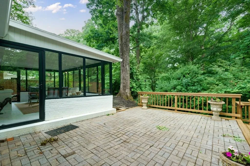 350 Forest Hills Drive, Sandy Springs, Georgia 30342, 3 Bedrooms Bedrooms, ,2 BathroomsBathrooms,Residential,Sold,350 Forest Hills Drive,7055895