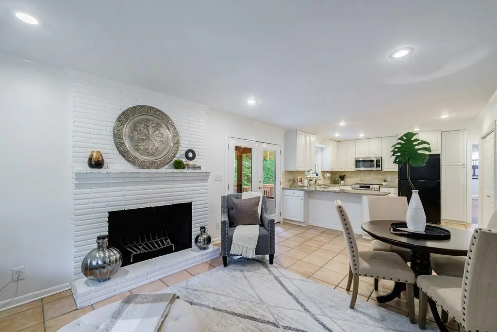 350 Forest Hills Drive, Sandy Springs, Georgia 30342, 3 Bedrooms Bedrooms, ,2 BathroomsBathrooms,Residential,Sold,350 Forest Hills Drive,7055895