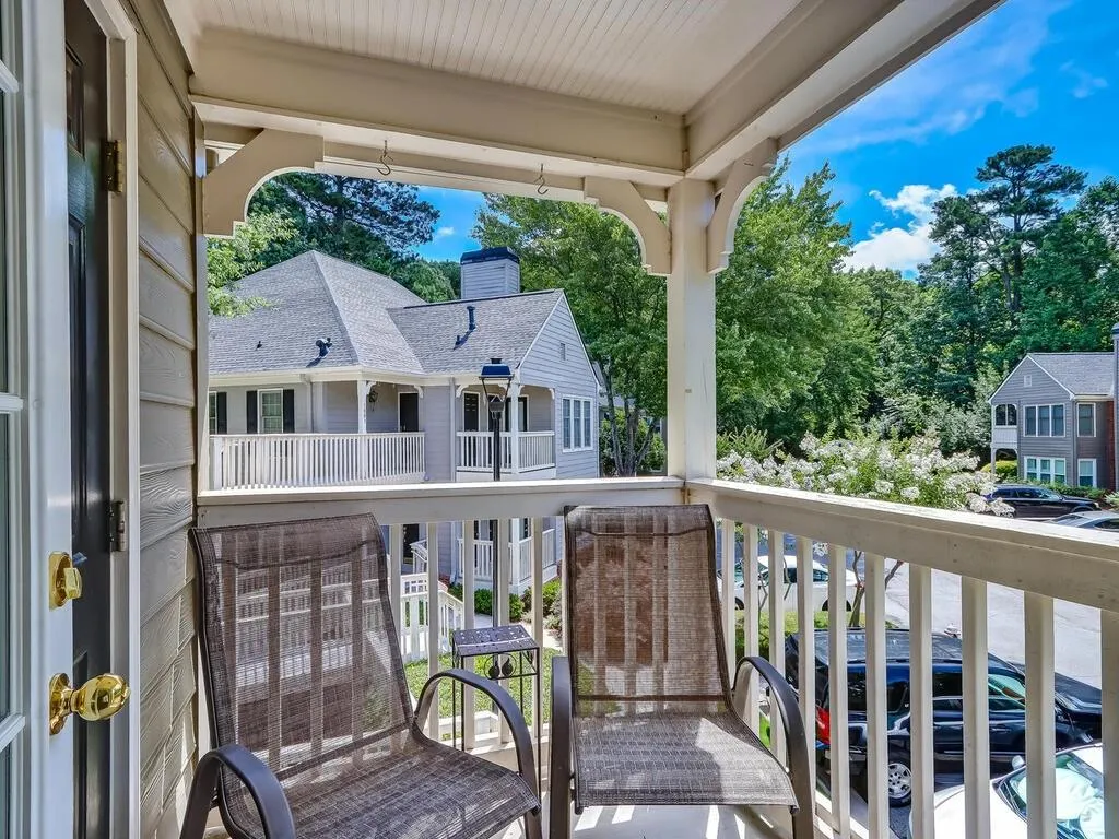 909 Camden Court Unit 909, Atlanta, Georgia 30327, 2 Bedrooms Bedrooms, ,2 BathroomsBathrooms,Residential,Sold,909 Camden Court Unit 909,6907234