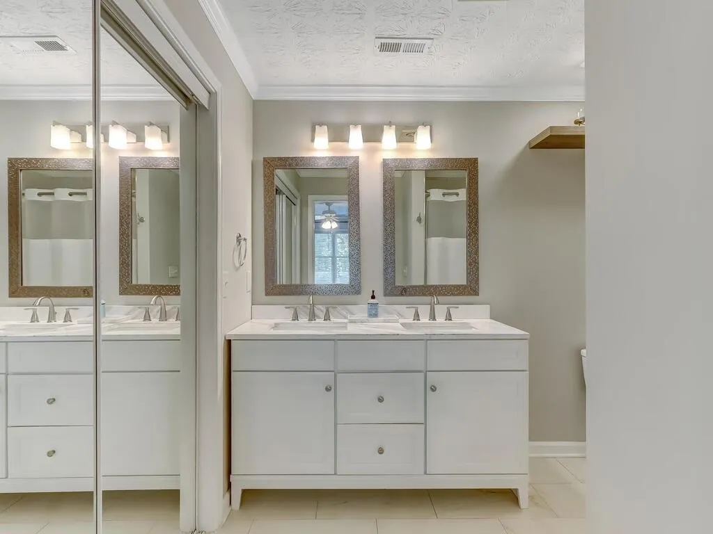 909 Camden Court Unit 909, Atlanta, Georgia 30327, 2 Bedrooms Bedrooms, ,2 BathroomsBathrooms,Residential,Sold,909 Camden Court Unit 909,6907234