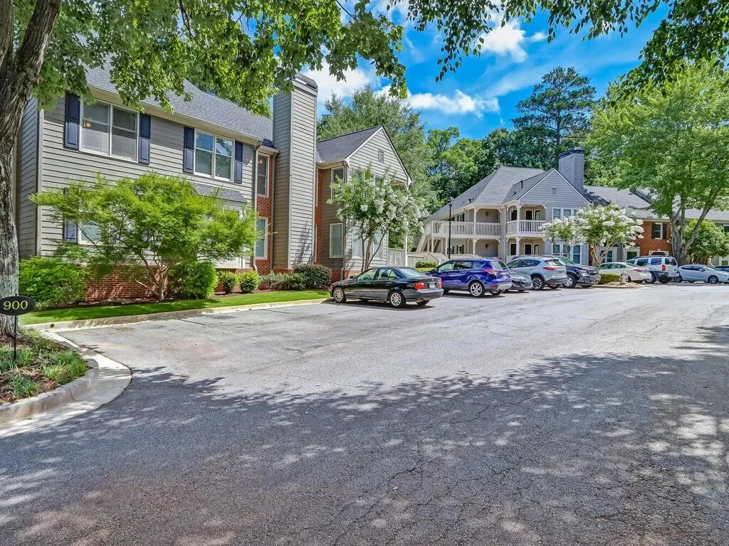 909 Camden Court Unit 909, Atlanta, Georgia 30327, 2 Bedrooms Bedrooms, ,2 BathroomsBathrooms,Residential,Sold,909 Camden Court Unit 909,6907234