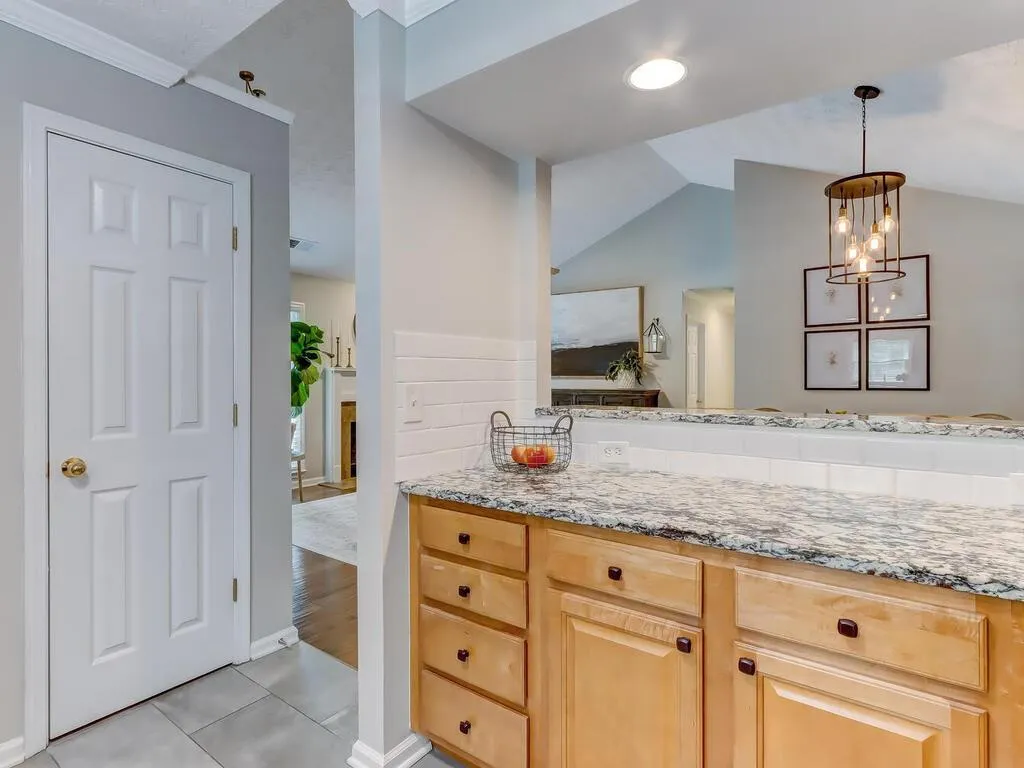 909 Camden Court Unit 909, Atlanta, Georgia 30327, 2 Bedrooms Bedrooms, ,2 BathroomsBathrooms,Residential,Sold,909 Camden Court Unit 909,6907234