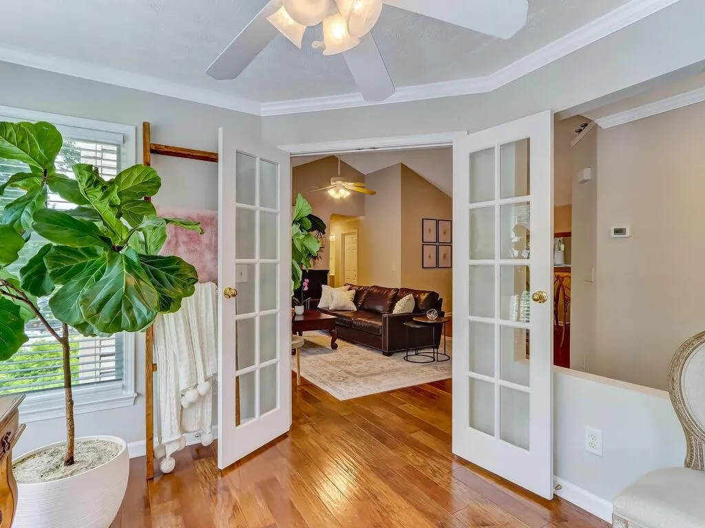 909 Camden Court Unit 909, Atlanta, Georgia 30327, 2 Bedrooms Bedrooms, ,2 BathroomsBathrooms,Residential,Sold,909 Camden Court Unit 909,6907234