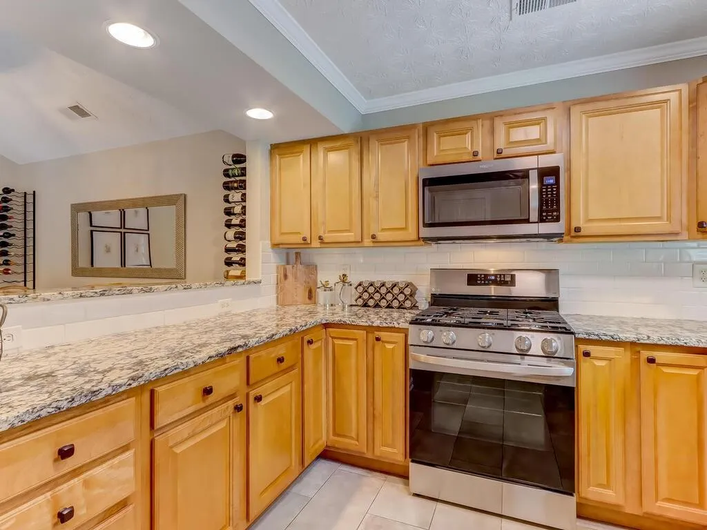 909 Camden Court Unit 909, Atlanta, Georgia 30327, 2 Bedrooms Bedrooms, ,2 BathroomsBathrooms,Residential,Sold,909 Camden Court Unit 909,6907234