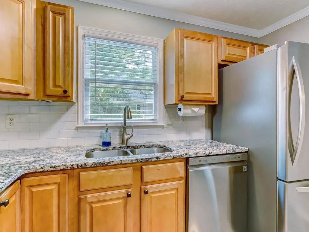 909 Camden Court Unit 909, Atlanta, Georgia 30327, 2 Bedrooms Bedrooms, ,2 BathroomsBathrooms,Residential,Sold,909 Camden Court Unit 909,6907234