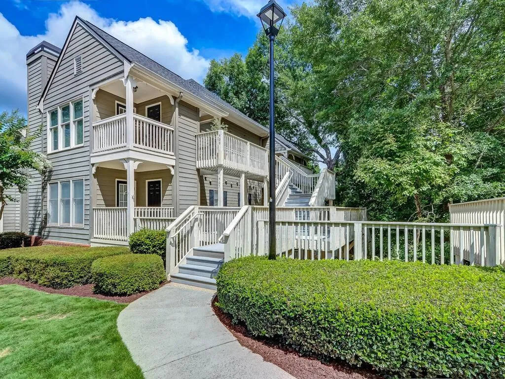 909 Camden Court Unit 909, Atlanta, Georgia 30327, 2 Bedrooms Bedrooms, ,2 BathroomsBathrooms,Residential,Sold,909 Camden Court Unit 909,6907234