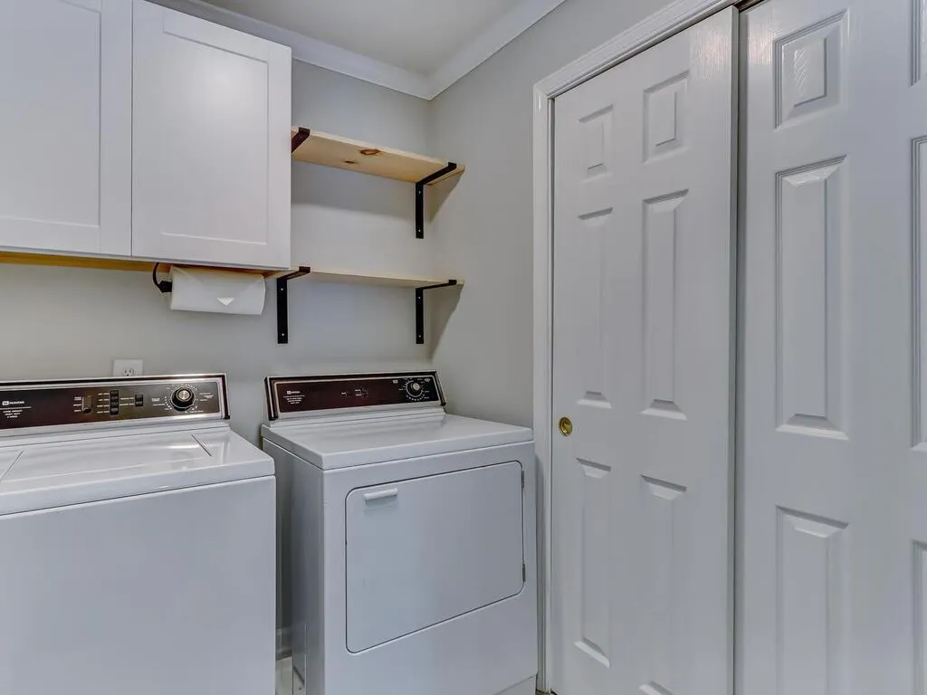 909 Camden Court Unit 909, Atlanta, Georgia 30327, 2 Bedrooms Bedrooms, ,2 BathroomsBathrooms,Residential,Sold,909 Camden Court Unit 909,6907234