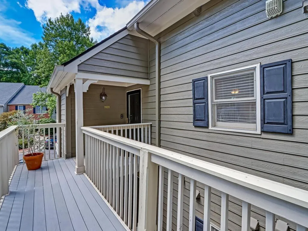 909 Camden Court Unit 909, Atlanta, Georgia 30327, 2 Bedrooms Bedrooms, ,2 BathroomsBathrooms,Residential,Sold,909 Camden Court Unit 909,6907234