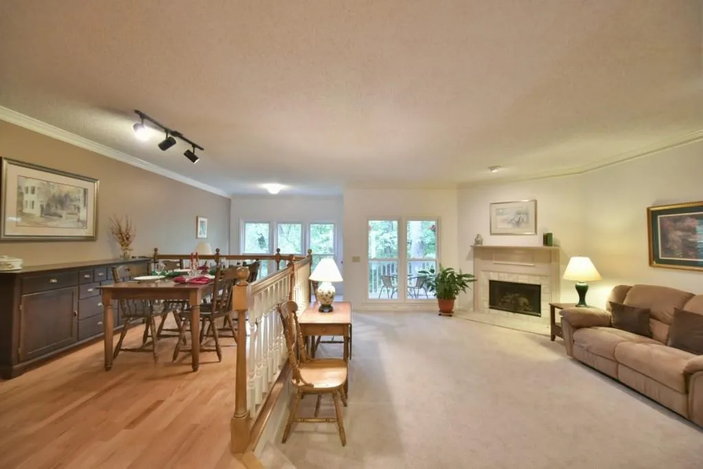 1005 Camden Court, Sandy Springs, Georgia 30327, 4 Bedrooms Bedrooms, ,3 BathroomsBathrooms,Residential,Sold,1005 Camden Court,5615810