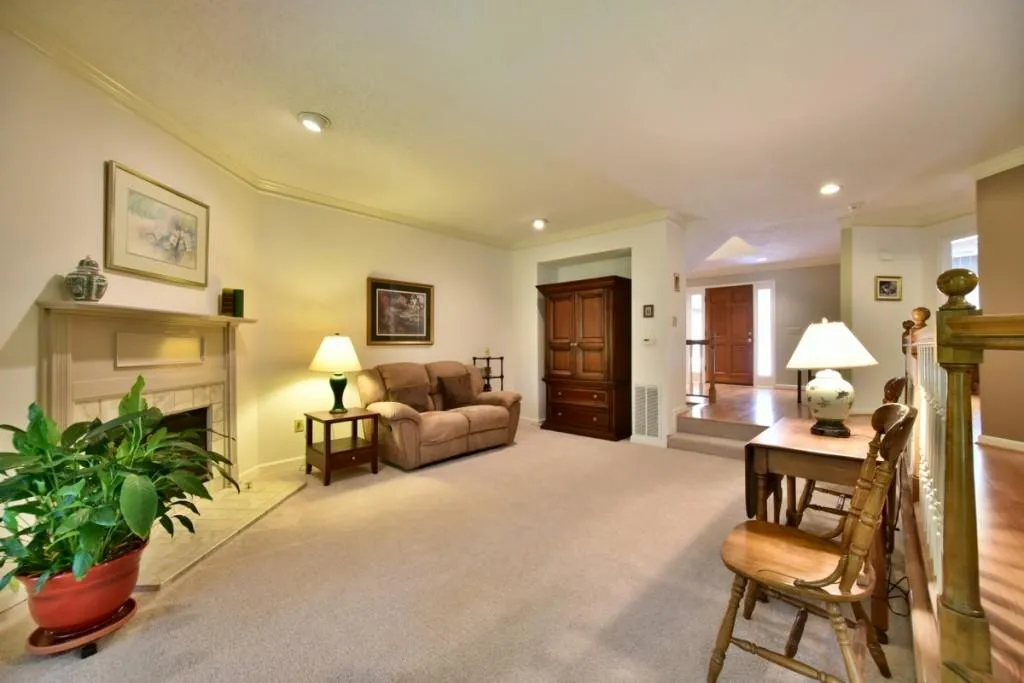 1005 Camden Court, Sandy Springs, Georgia 30327, 4 Bedrooms Bedrooms, ,3 BathroomsBathrooms,Residential,Sold,1005 Camden Court,5615810