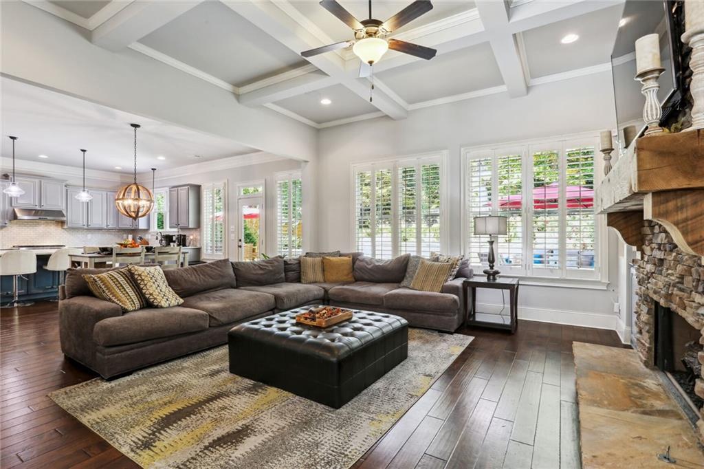 580 Windsor Parkway, Atlanta, Georgia 30342, 5 Bedrooms Bedrooms, ,4 BathroomsBathrooms,Residential,Sold,580 Windsor Parkway,7286861