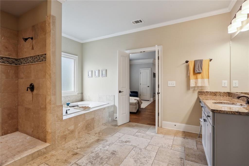 580 Windsor Parkway, Atlanta, Georgia 30342, 5 Bedrooms Bedrooms, ,4 BathroomsBathrooms,Residential,Sold,580 Windsor Parkway,7286861