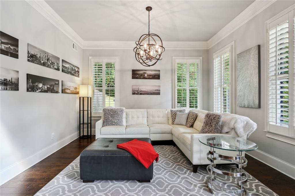 580 Windsor Parkway, Atlanta, Georgia 30342, 5 Bedrooms Bedrooms, ,4 BathroomsBathrooms,Residential,Sold,580 Windsor Parkway,7286861