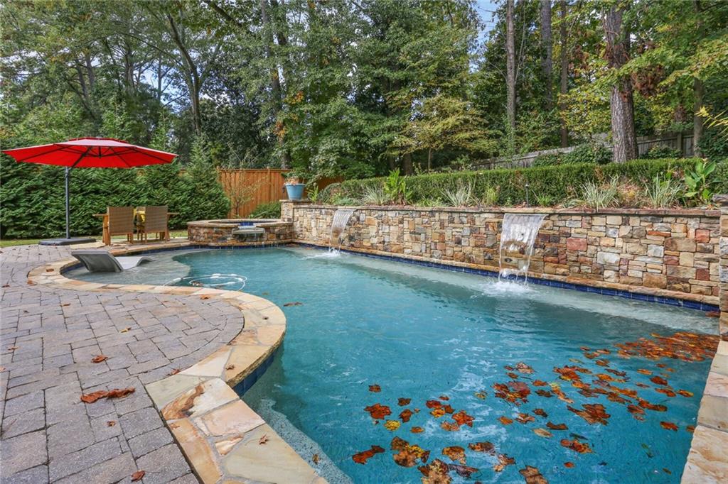 580 Windsor Parkway, Atlanta, Georgia 30342, 5 Bedrooms Bedrooms, ,4 BathroomsBathrooms,Residential,Sold,580 Windsor Parkway,7286861