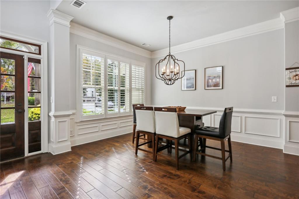 580 Windsor Parkway, Atlanta, Georgia 30342, 5 Bedrooms Bedrooms, ,4 BathroomsBathrooms,Residential,Sold,580 Windsor Parkway,7286861