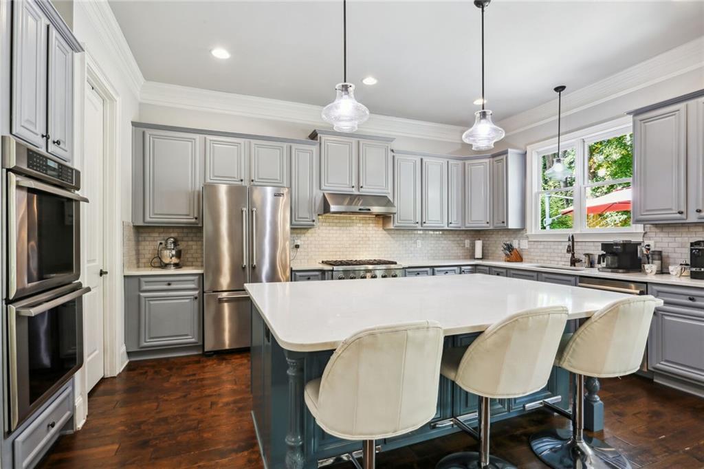 580 Windsor Parkway, Atlanta, Georgia 30342, 5 Bedrooms Bedrooms, ,4 BathroomsBathrooms,Residential,Sold,580 Windsor Parkway,7286861