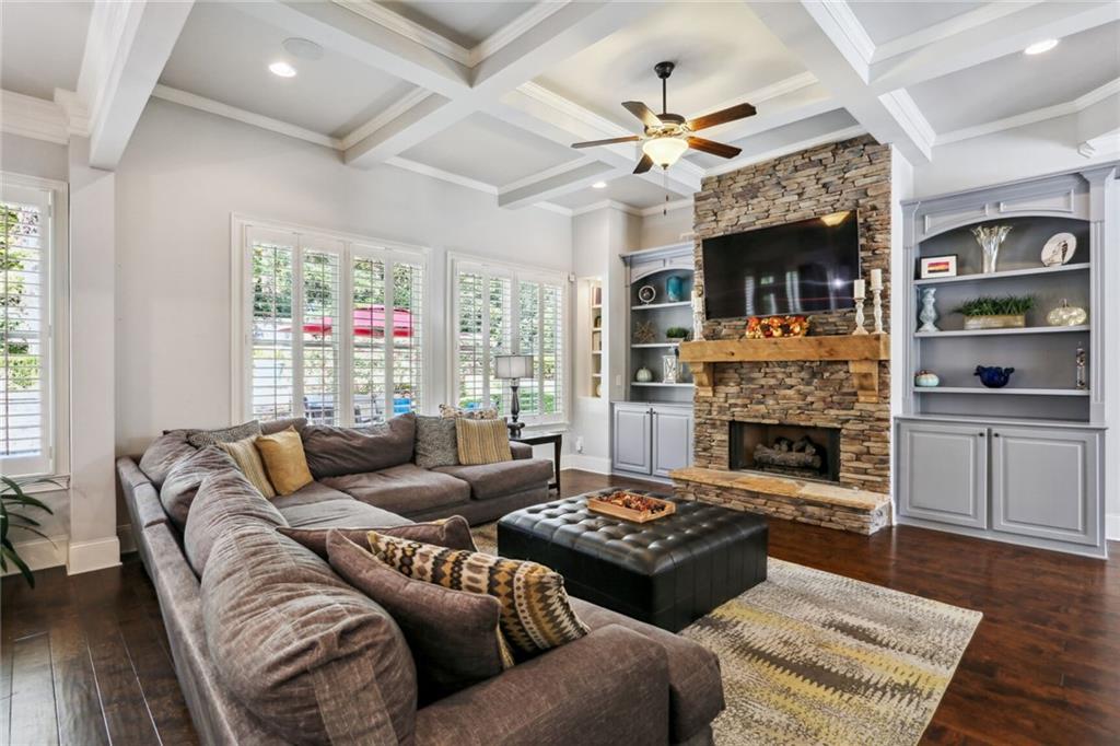 580 Windsor Parkway, Atlanta, Georgia 30342, 5 Bedrooms Bedrooms, ,4 BathroomsBathrooms,Residential,Sold,580 Windsor Parkway,7286861