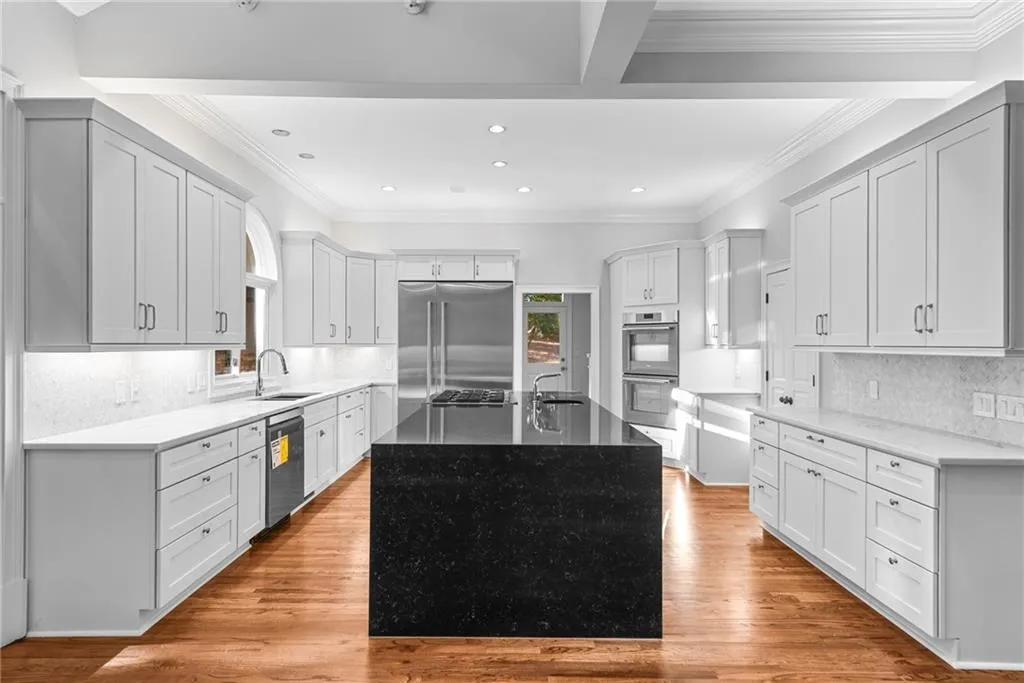 Totally renovated and updated kitchen!