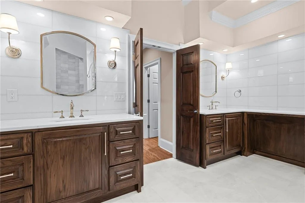 520 Chestnut Rose Lane, Sandy Springs, Georgia 30327, 4 Bedrooms Bedrooms, ,6 BathroomsBathrooms,Residential,For Sale,520 Chestnut Rose Lane,7674991