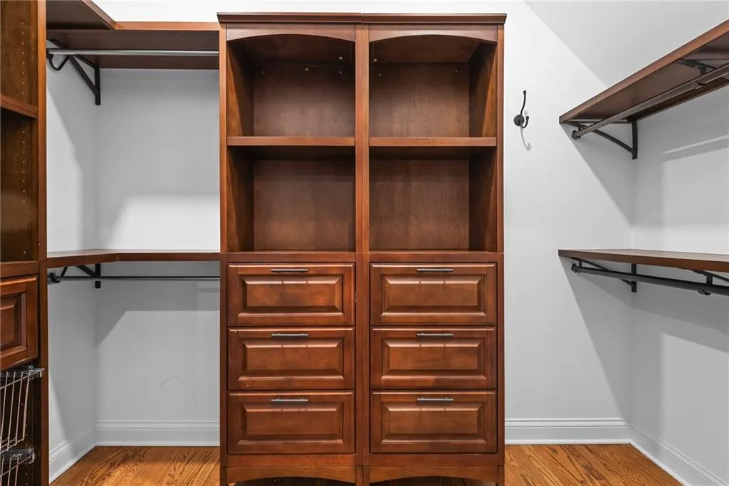 520 Chestnut Rose Lane, Sandy Springs, Georgia 30327, 4 Bedrooms Bedrooms, ,6 BathroomsBathrooms,Residential,For Sale,520 Chestnut Rose Lane,7674991