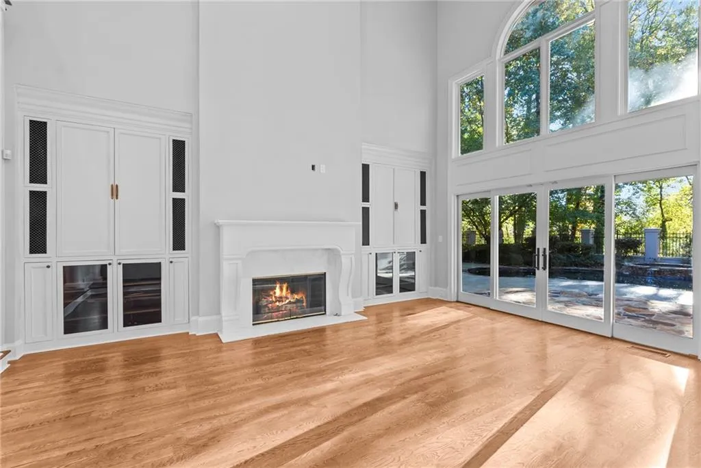 520 Chestnut Rose Lane, Sandy Springs, Georgia 30327, 4 Bedrooms Bedrooms, ,6 BathroomsBathrooms,Residential,For Sale,520 Chestnut Rose Lane,7674991