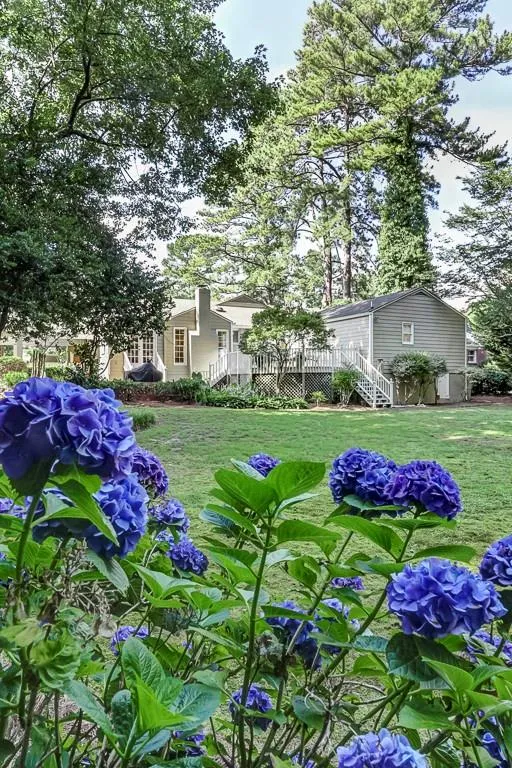455 Old Creek Road, Atlanta, Georgia 30342, 4 Bedrooms Bedrooms, ,3 BathroomsBathrooms,Residential,Sold,455 Old Creek Road,6905393