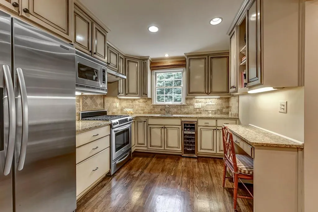 455 Old Creek Road, Atlanta, Georgia 30342, 4 Bedrooms Bedrooms, ,3 BathroomsBathrooms,Residential,Sold,455 Old Creek Road,6905393