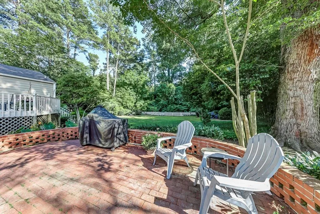 455 Old Creek Road, Atlanta, Georgia 30342, 4 Bedrooms Bedrooms, ,3 BathroomsBathrooms,Residential,Sold,455 Old Creek Road,6905393